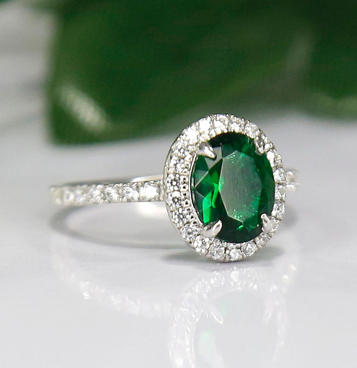 Vintage Green Emerald Engagement Ring 925 Sterling Silver Halo Diamond Ring For Women - Speacial Gift For Wife