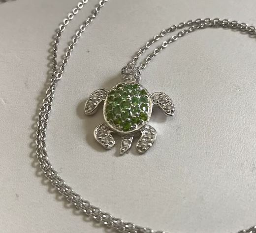 Lucky Charm Peridot Sea Turtle Pendant Necklace in 925 Sterling Silver - Gift For Lovers